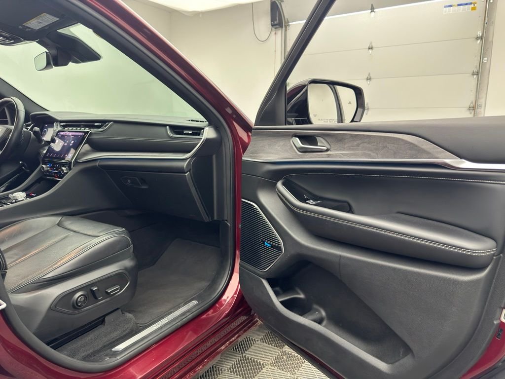 Used 2022 Velvet Red Pearlcoat Jeep Overland image 41