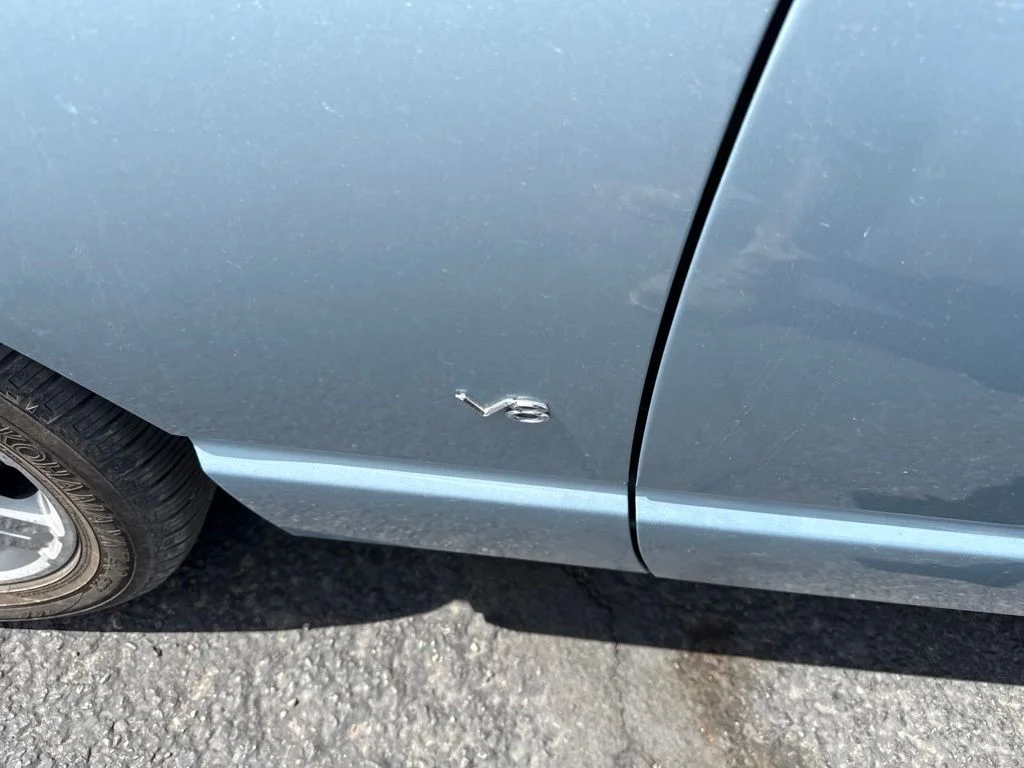 Used 2004 Blue Ford Base image 16