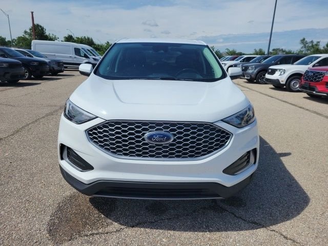 Used 2024 White Ford SEL image 17