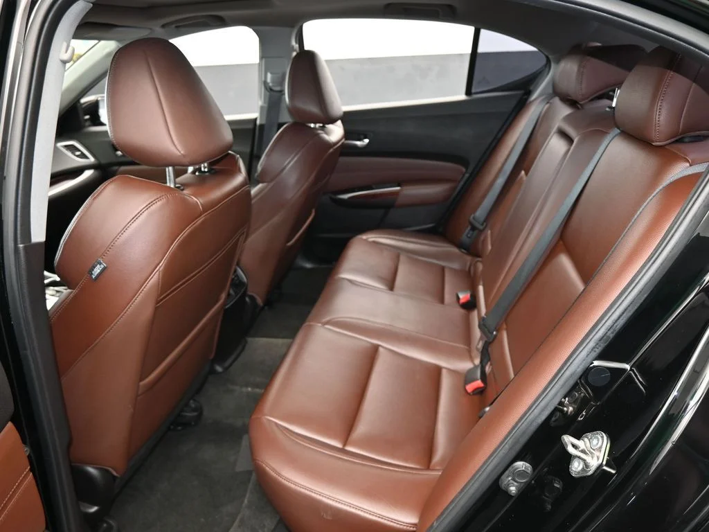 Used 2017 Black Acura V6 image 35
