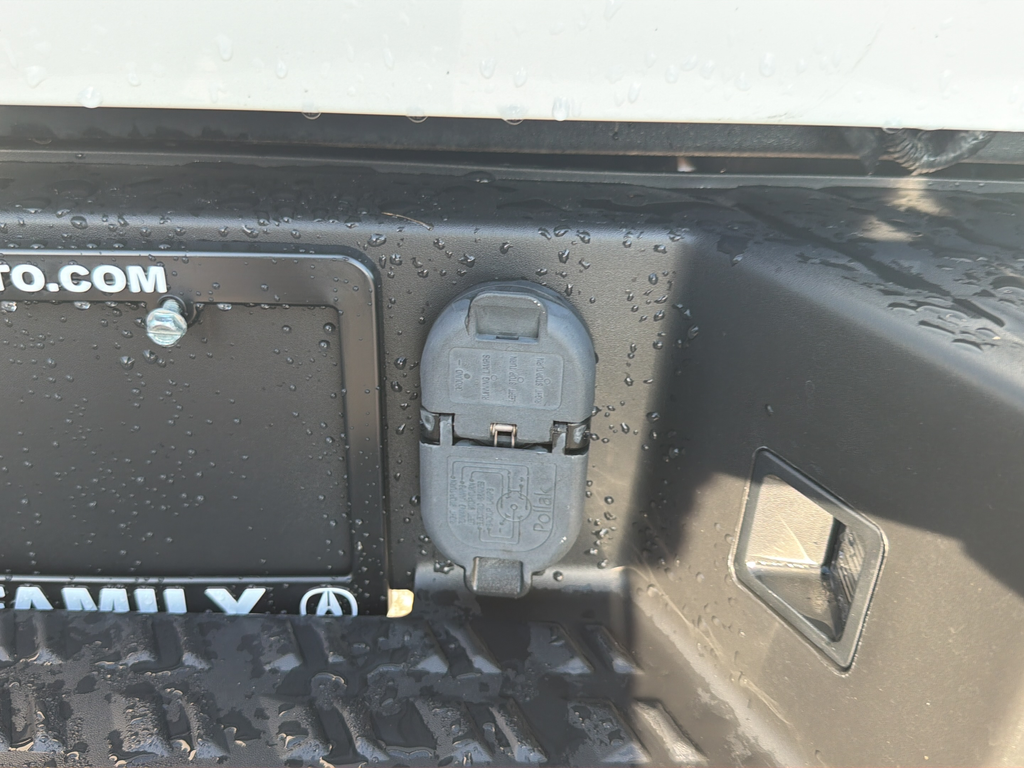 Used 2021 White Nissan PRO-4X image 21