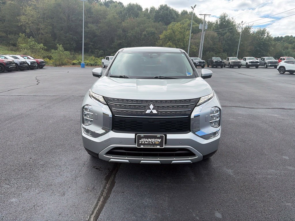 Used 2024 Gray Mitsubishi SE image 3