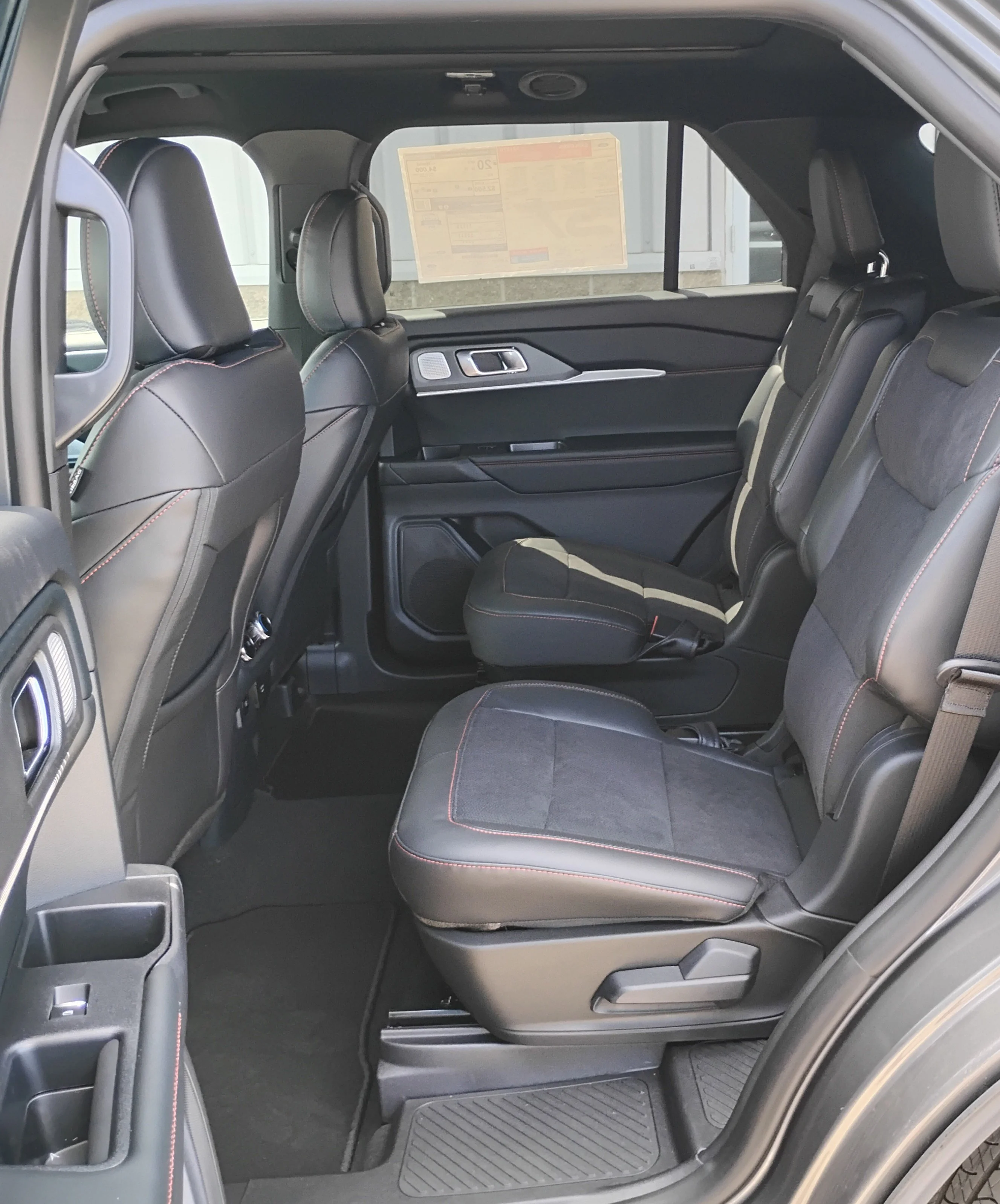2026 Ford Explorer ST - Photo 16