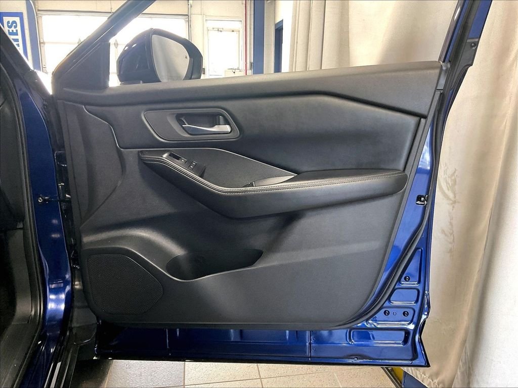 Used 2025 Blue Nissan SV image 12
