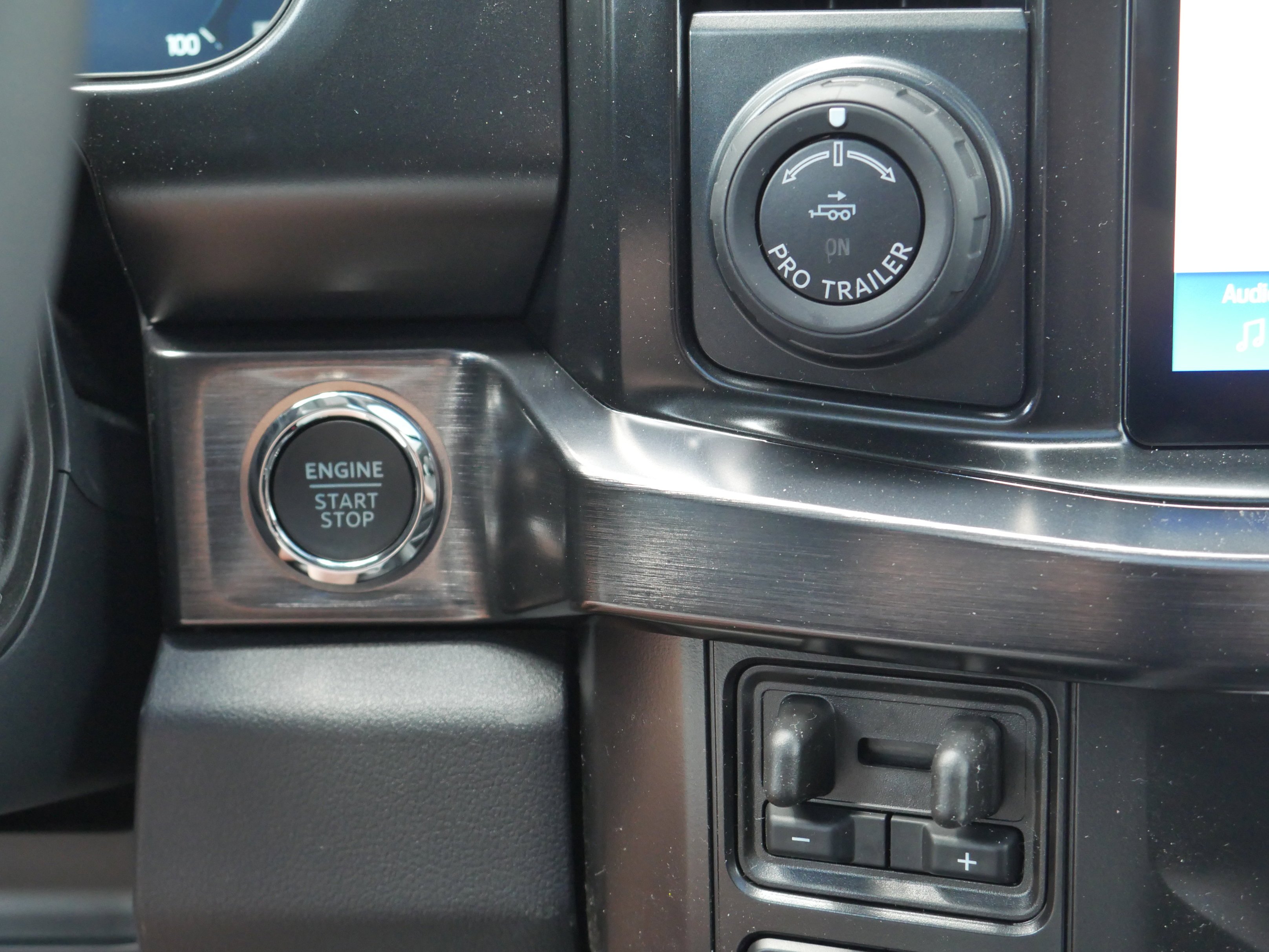 New 2026 Oxford White Ford F-350® Lariat® image 10