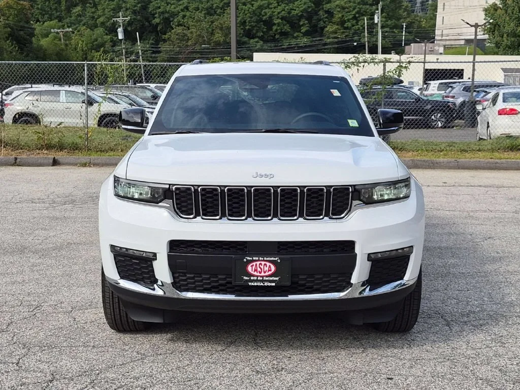 Used 2025 White Jeep Limited image 12