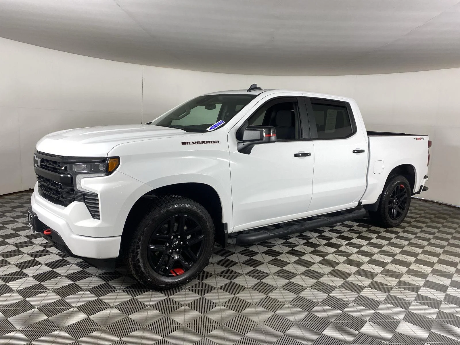 Used 2024 Summit White Chevrolet RST image 3