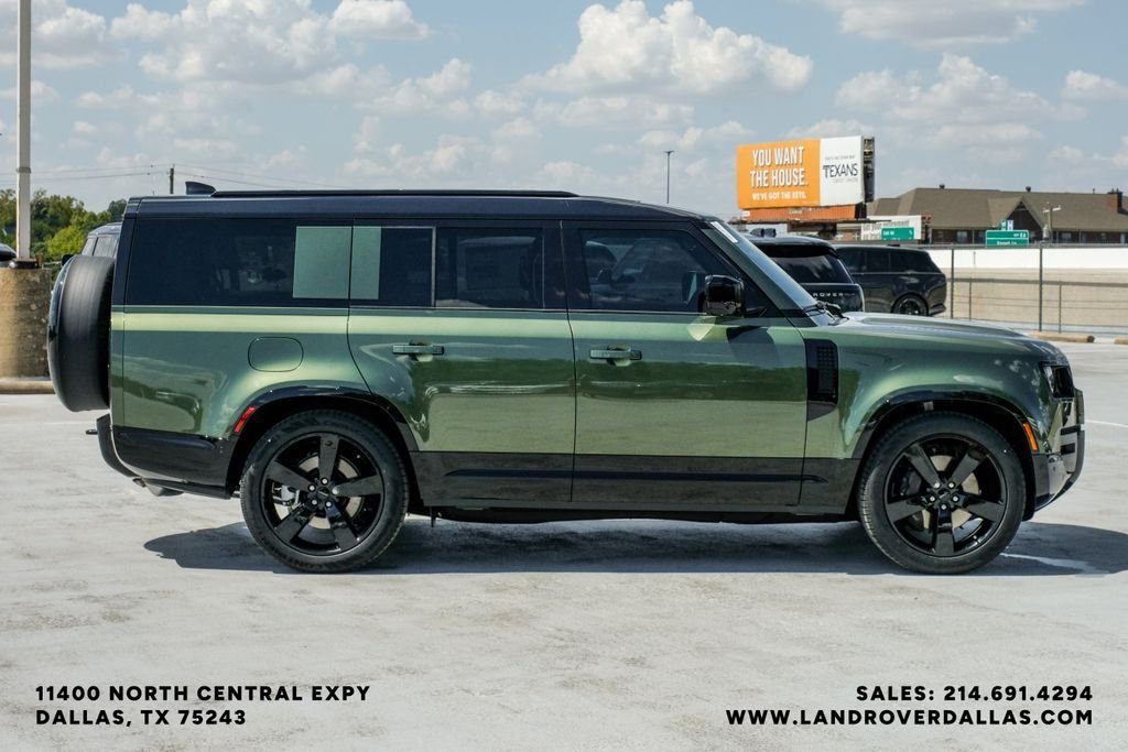 New 2026 Woolstone Green Metallic Land Rover X-Dynamic SE image 7