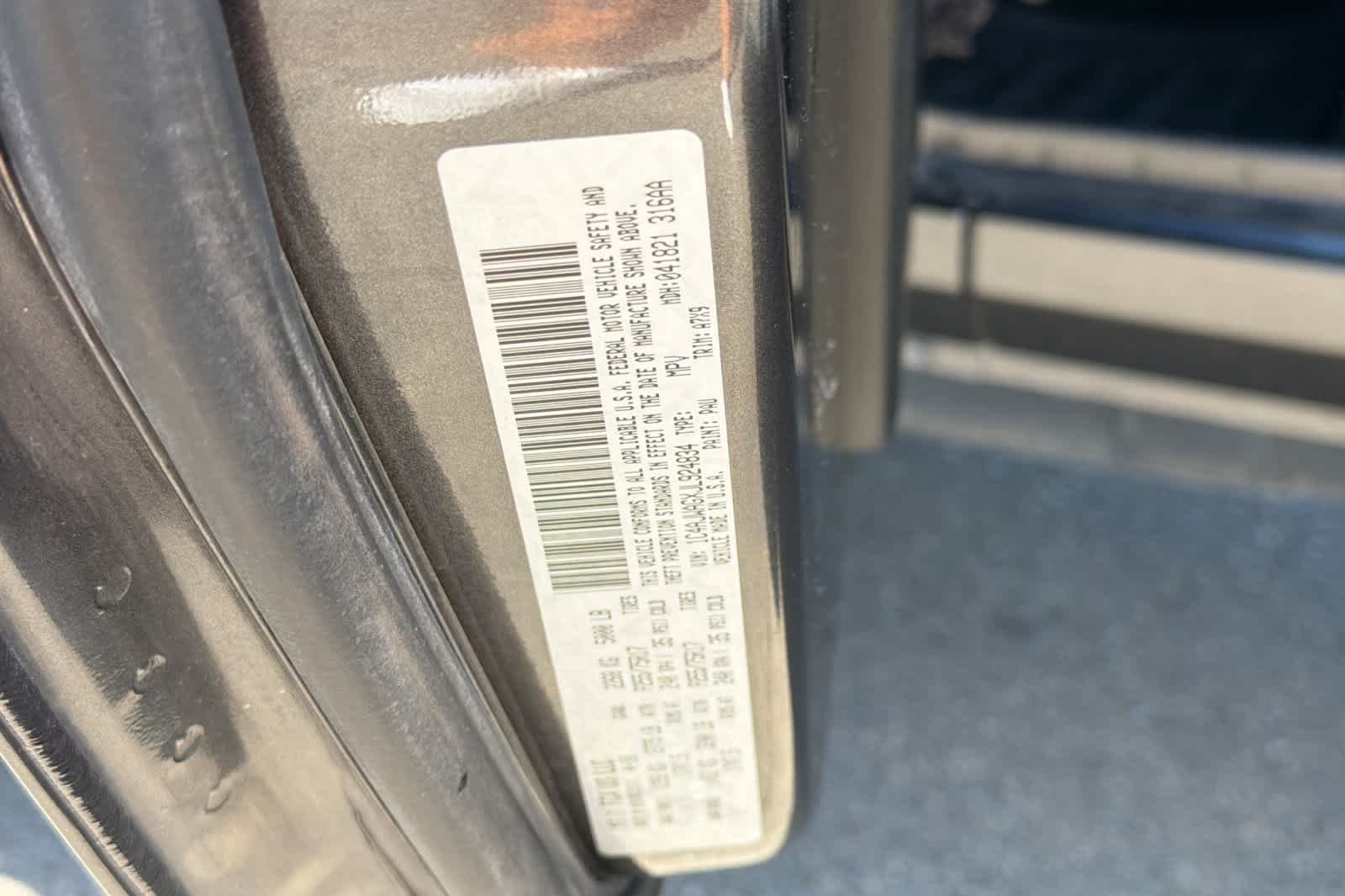 Used 2018 Granite Crystal Metallic Clearcoat Jeep Sport S image 29