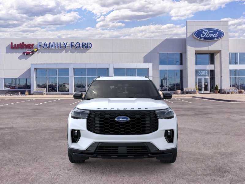 New 2026 Star White Metallic Tri-Coat Ford ST-Line image 27