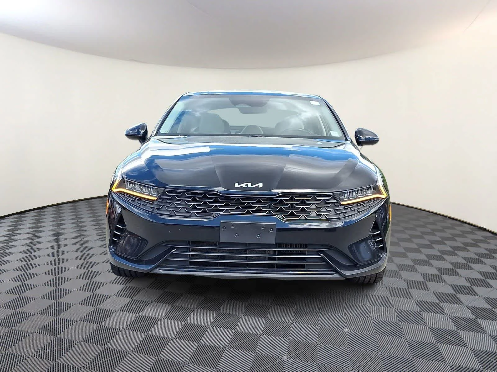 Used 2022 Ebony Black Kia EX image 3