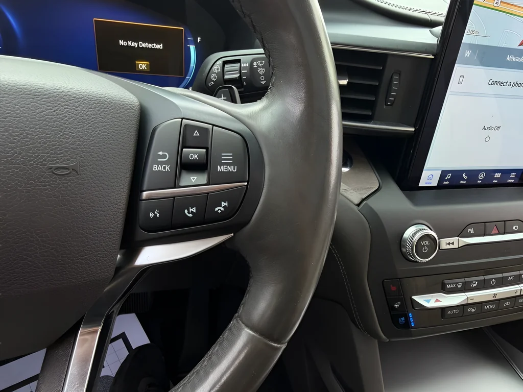 Used 2020 White Ford Platinum image 13