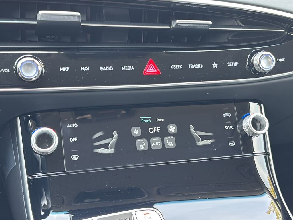 2026 GENESIS GV70 Standard - Photo 28