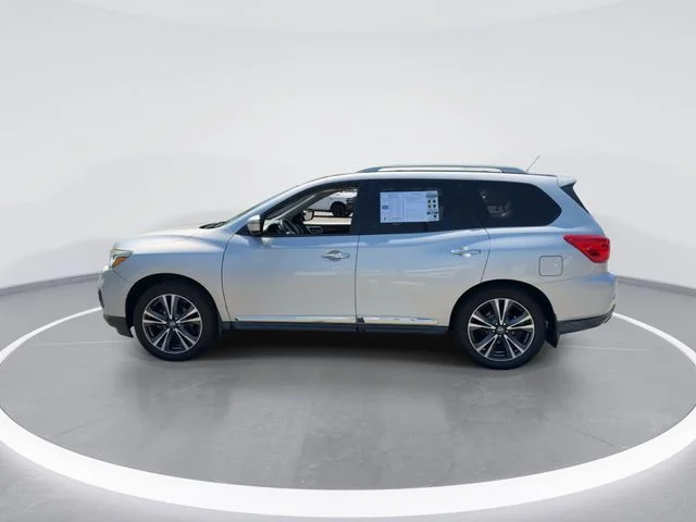 Used 2018 Silver Nissan Platinum image 5