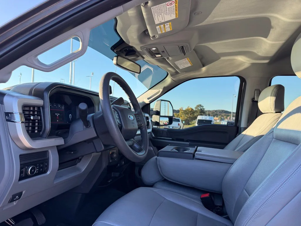 Used 2025 Gray Ford XLT image 4