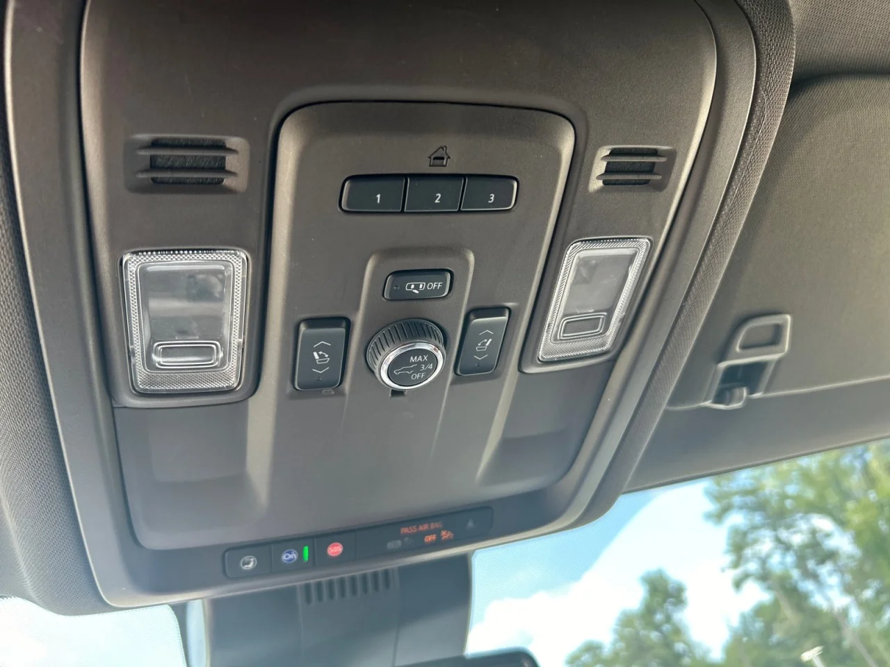 Used 2024 Onyx Black GMC SLT image 15