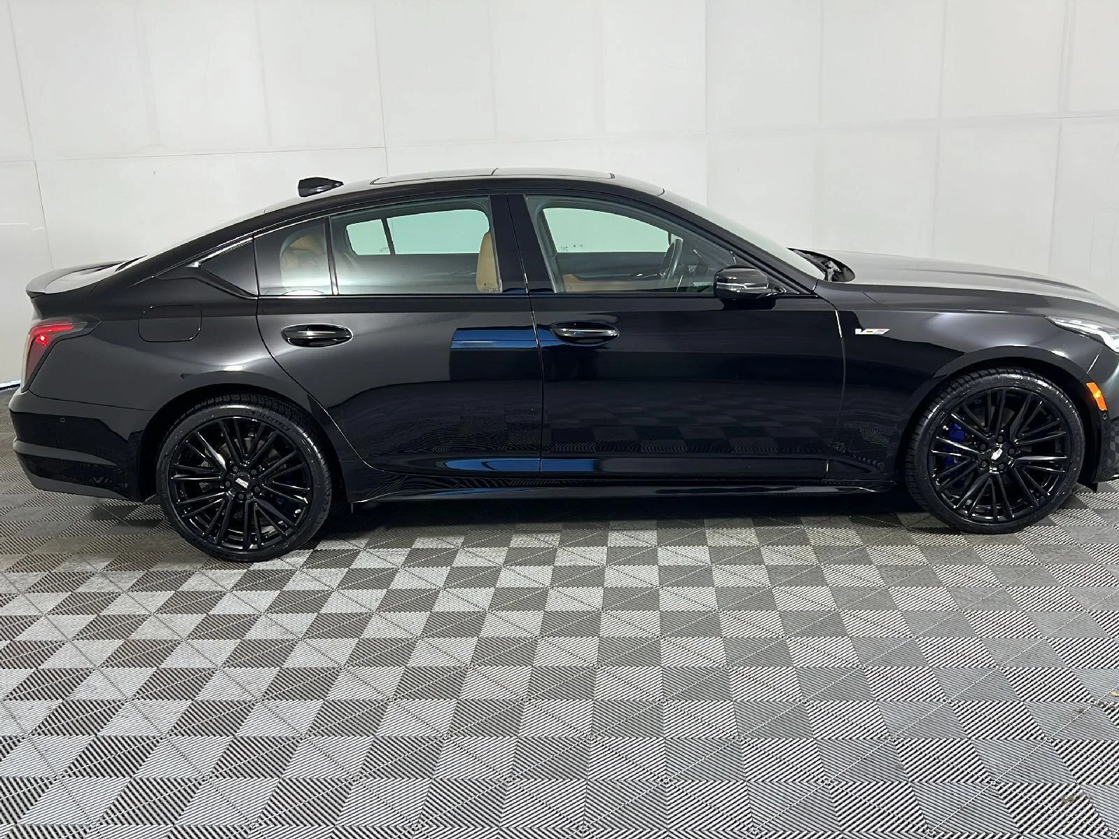 Used 2022 Black Raven Cadillac Base image 31
