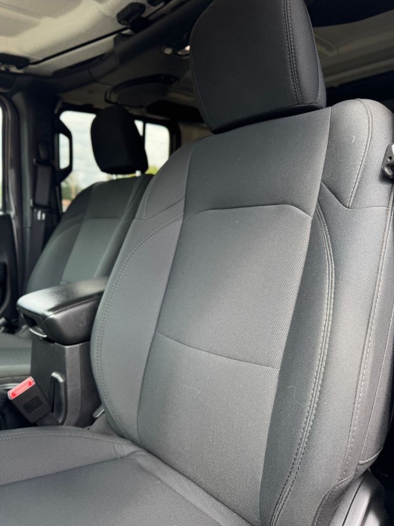Used 2018 Granite Crystal Metallic Clearcoat Jeep Unlimited Sport S image 26