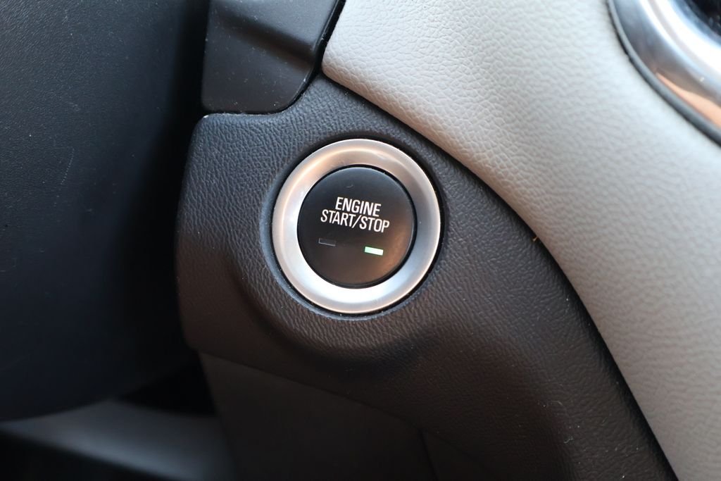 Used 2019 SUMMIT WHITE Chevrolet LS image 26