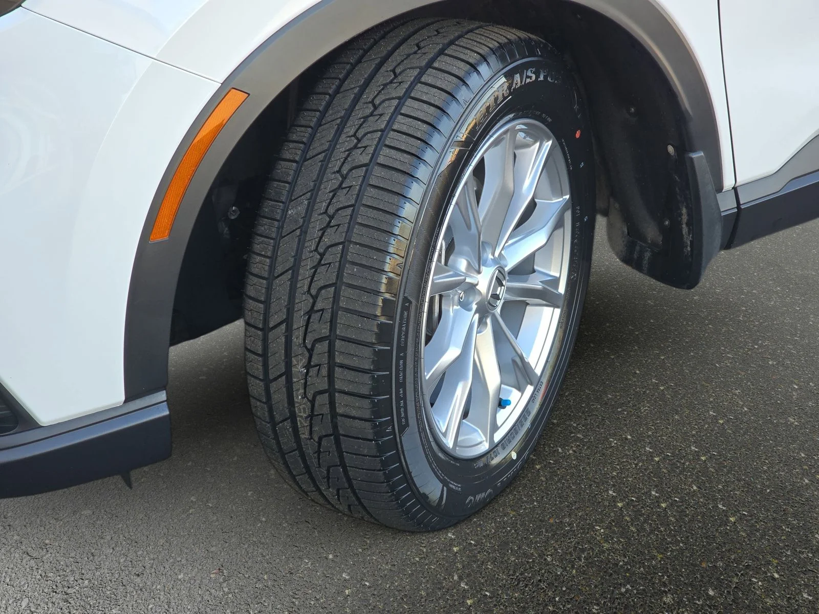 Certified Used 2023 Platinum White Pearl Honda EX image 33