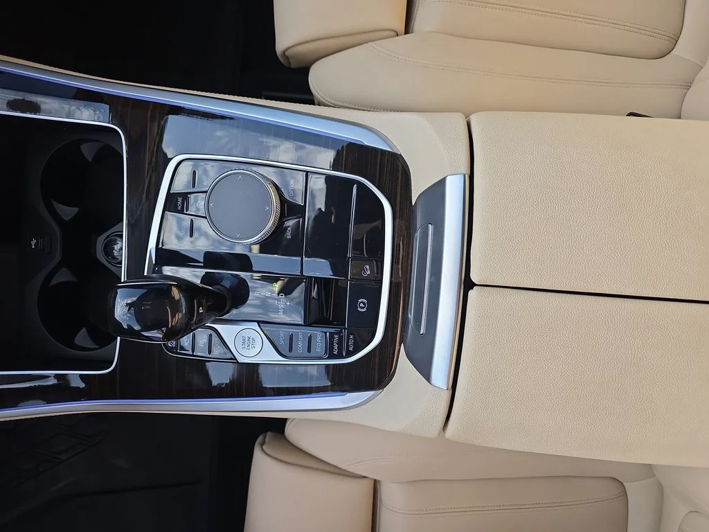 Used 2020 White BMW xDrive40i image 26