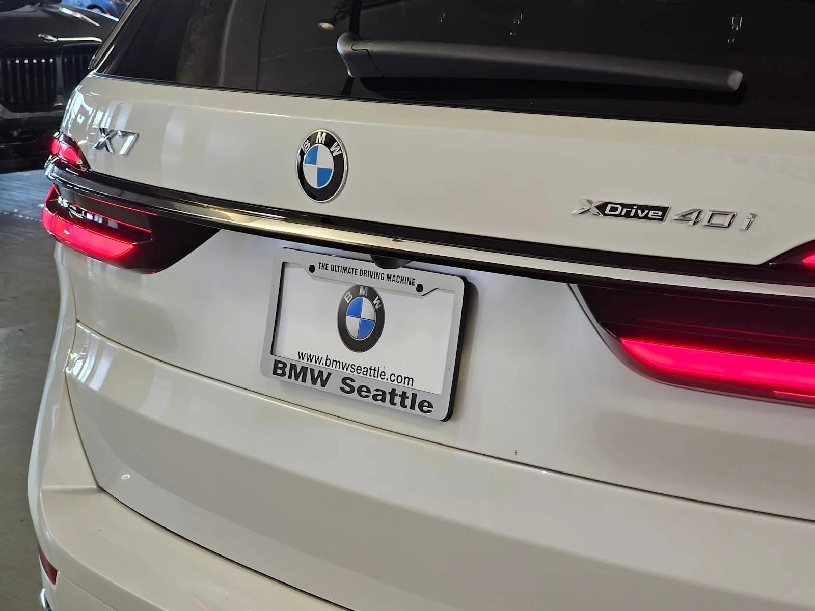 New 2027 Mineral White Metallic BMW xDrive40i image 8