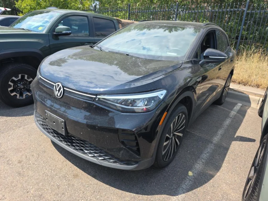 Used 2024 Deep Black Pearl Volkswagen Pro image 11
