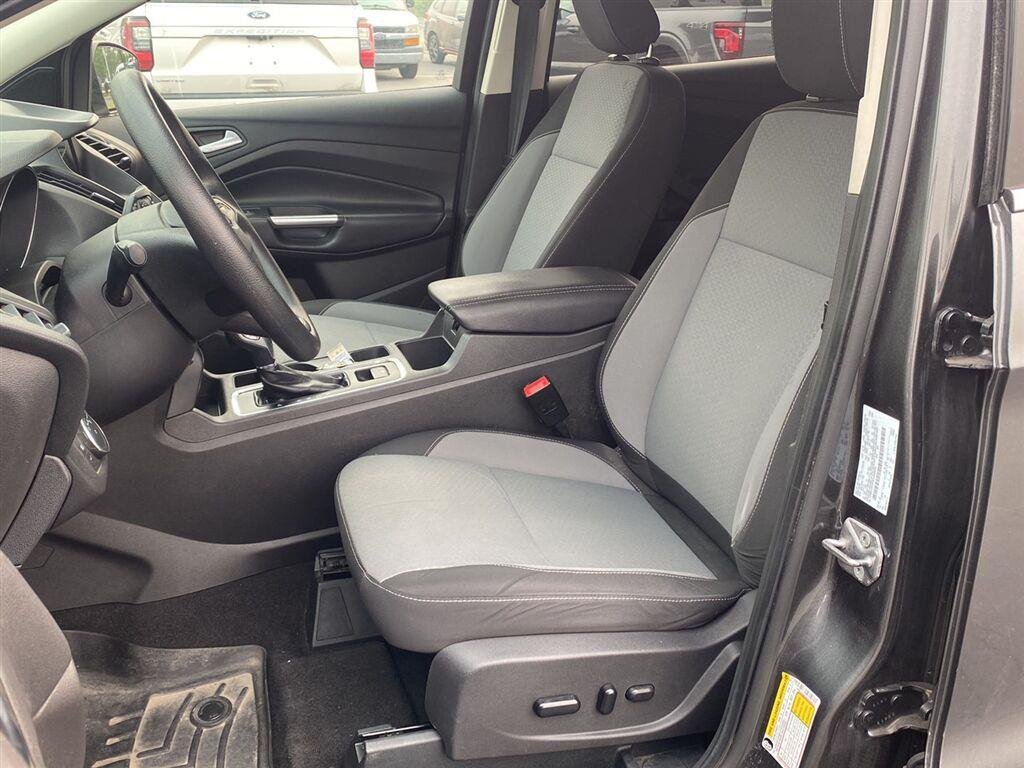 Used 2019 Magnetic Ford SE image 2