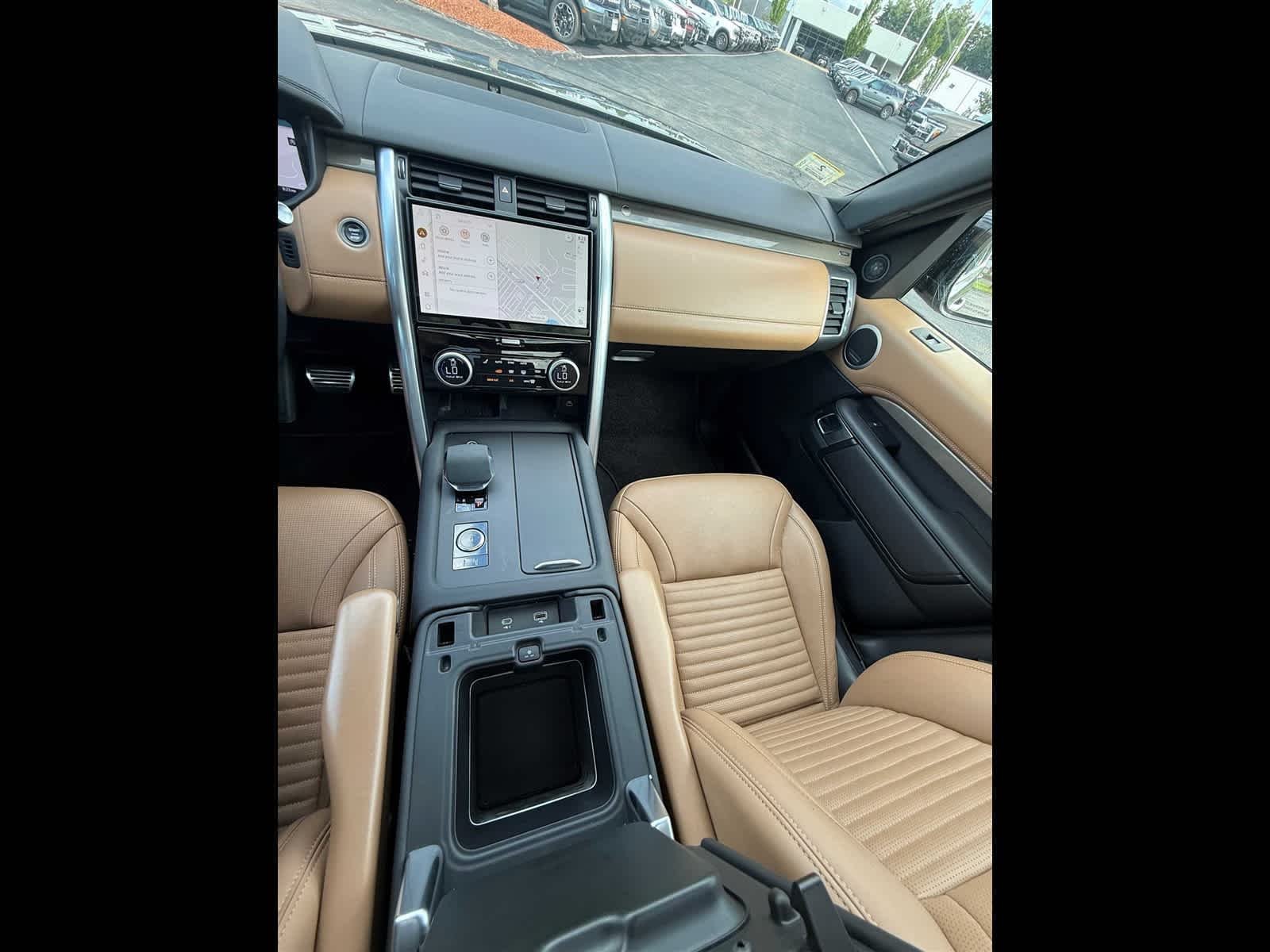 Used 2024 Charente Grey Premium Metallic Land Rover Metropolitan Edition image 14