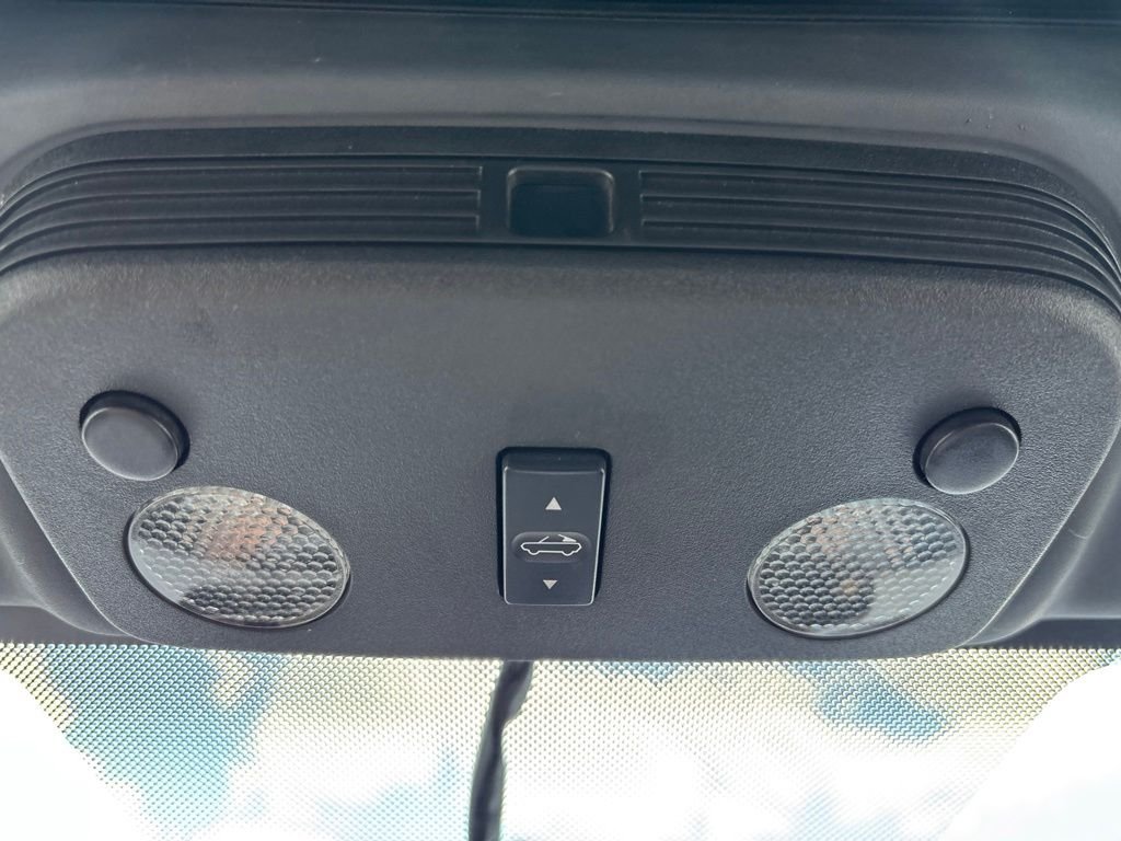 Used 2011 Blue Ford V6 Premium image 13