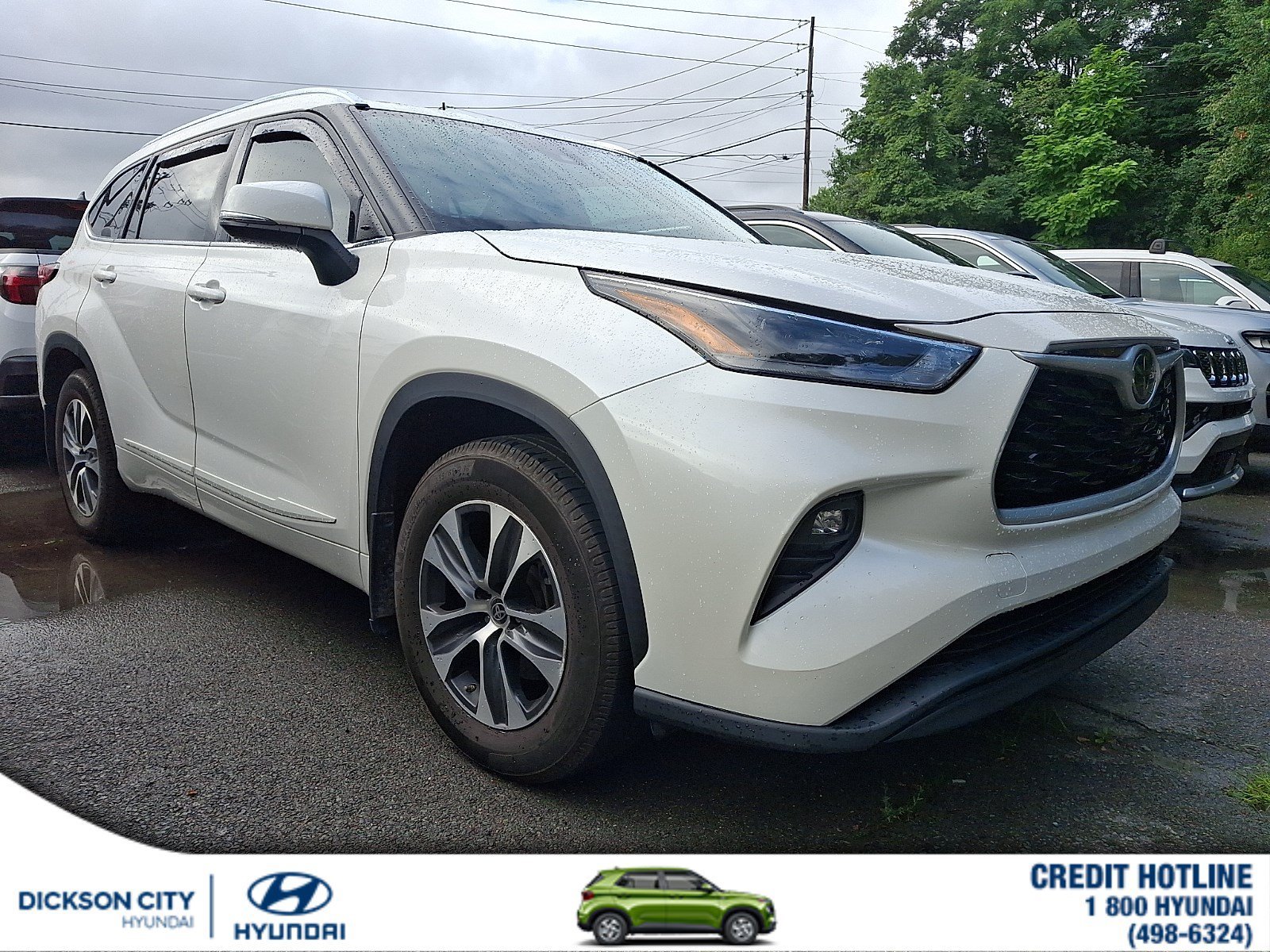 Used 2021 Blizzard Pearl Toyota XLE image 1