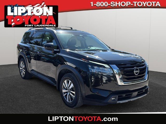 2022 Nissan Pathfinder SL