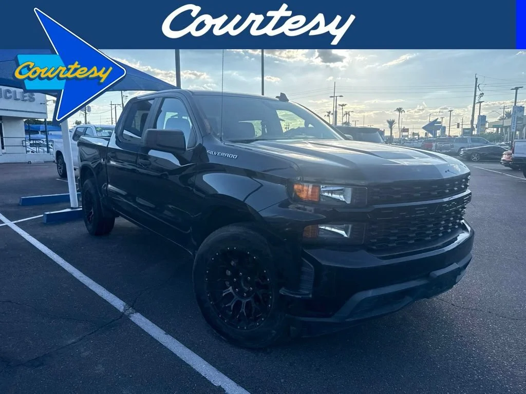 Used 2020 BLACK Chevrolet Custom image 1