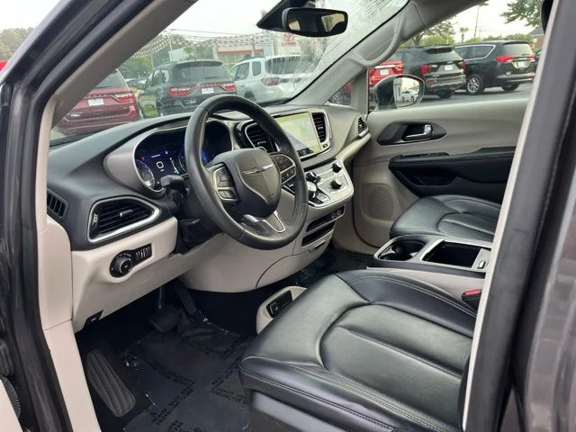 Used 2023 Gray Chrysler Touring L image 6