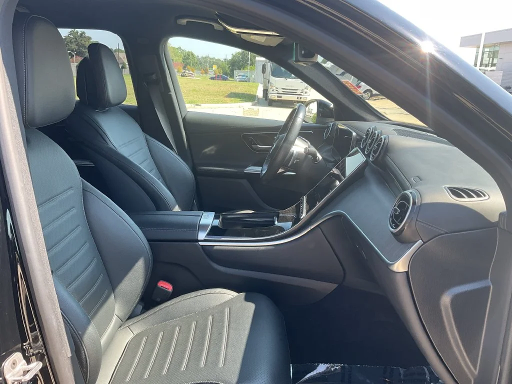 Used 2025 Black Mercedes-Benz GLC 300 image 18