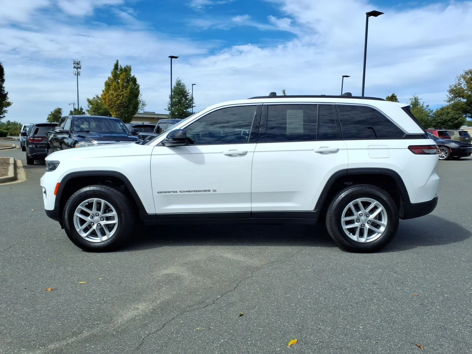 Used 2024 Bright White Clearcoat Jeep Laredo X image 3