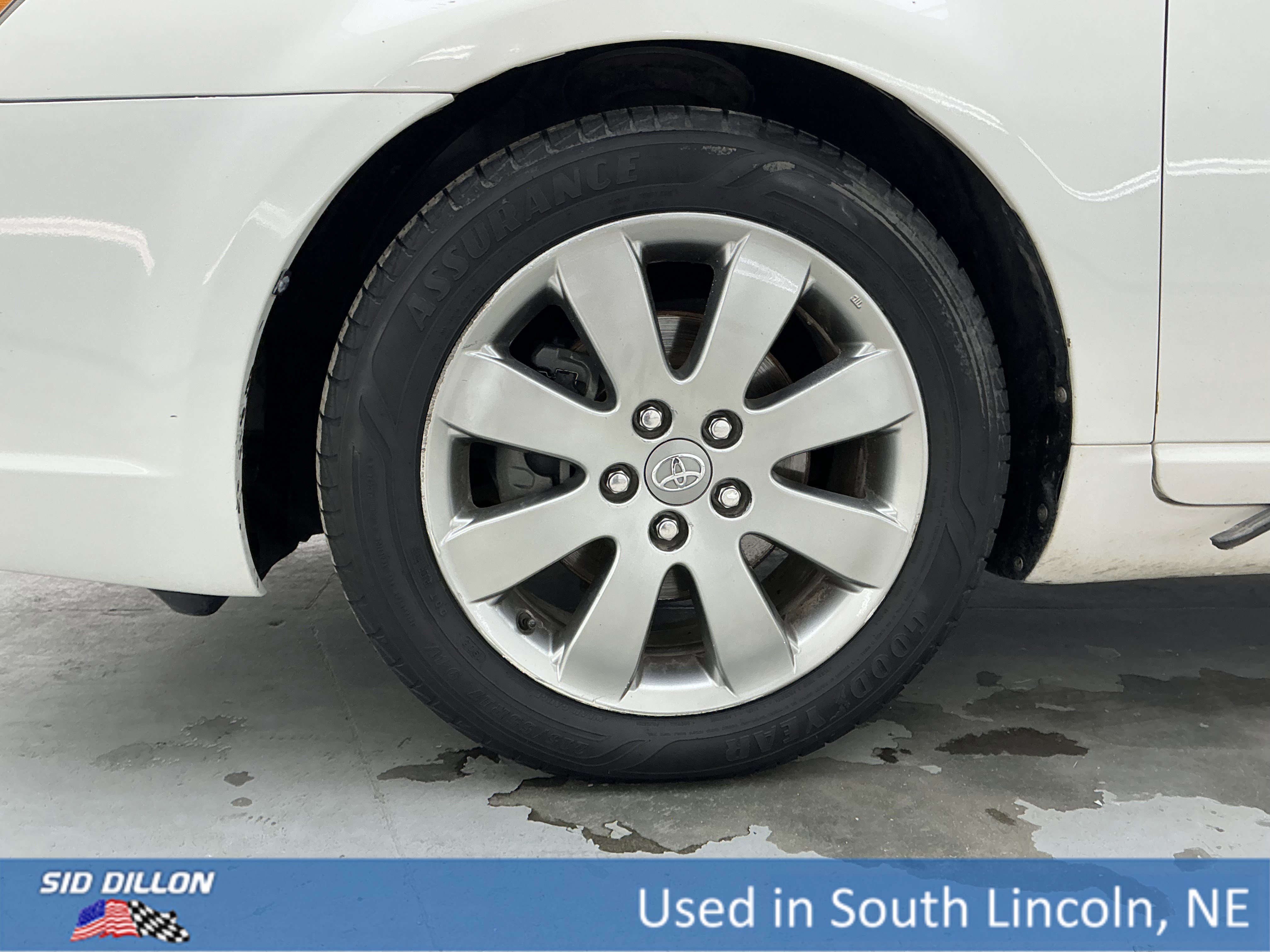 Used 2005 Blizzard Pearl Toyota XLS image 17