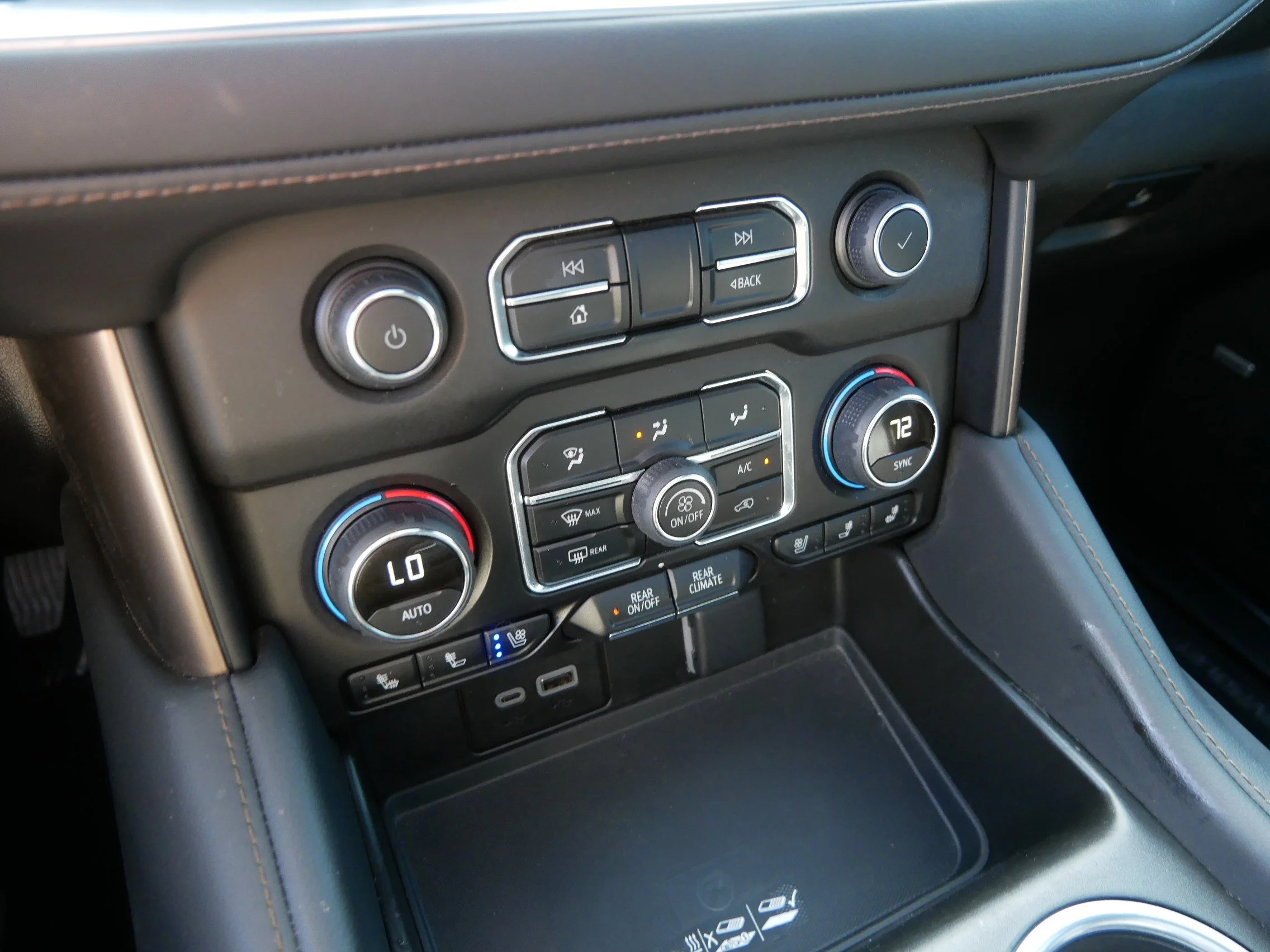 Used 2024 Black Chevrolet High Country image 38