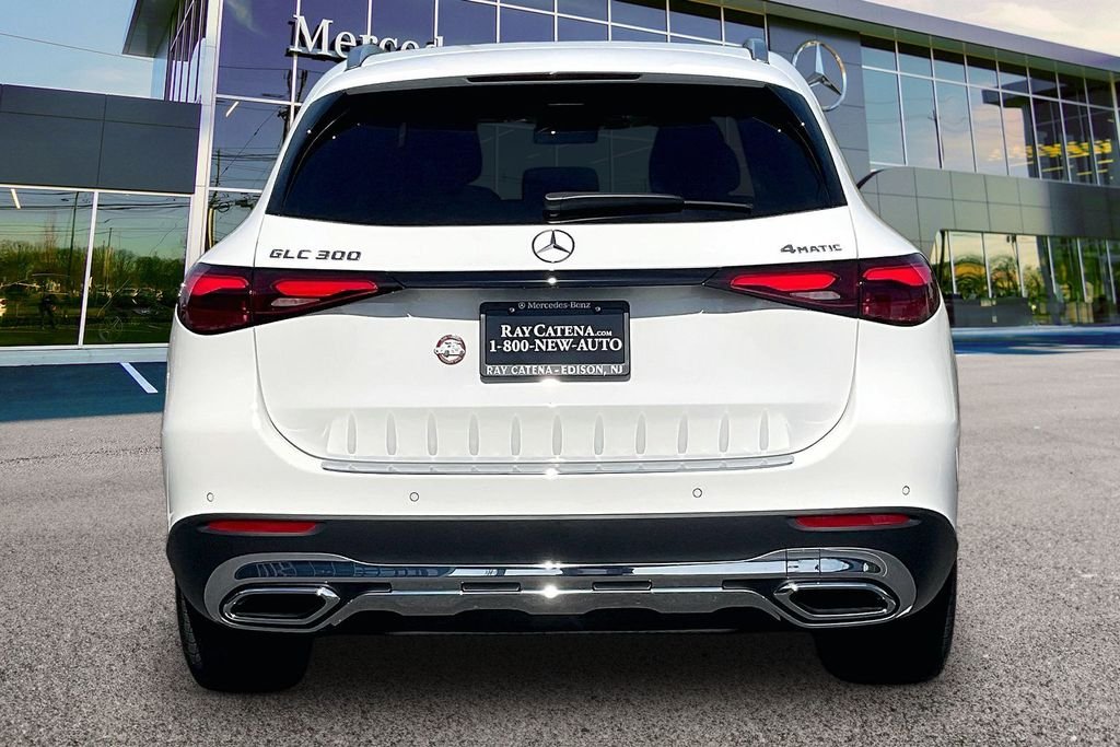 New 2026 Polar White Mercedes-Benz GLC 300 image 4