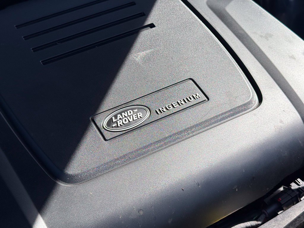 Used 2023 Tasman Blue Metallic Land Rover S image 21