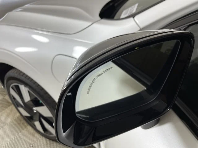 Certified Used 2025 Crystal White Volvo Plus image 23