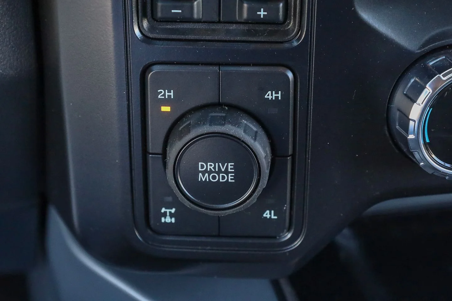 New 2026 Avalanche Ford F-350® Lariat® image 26