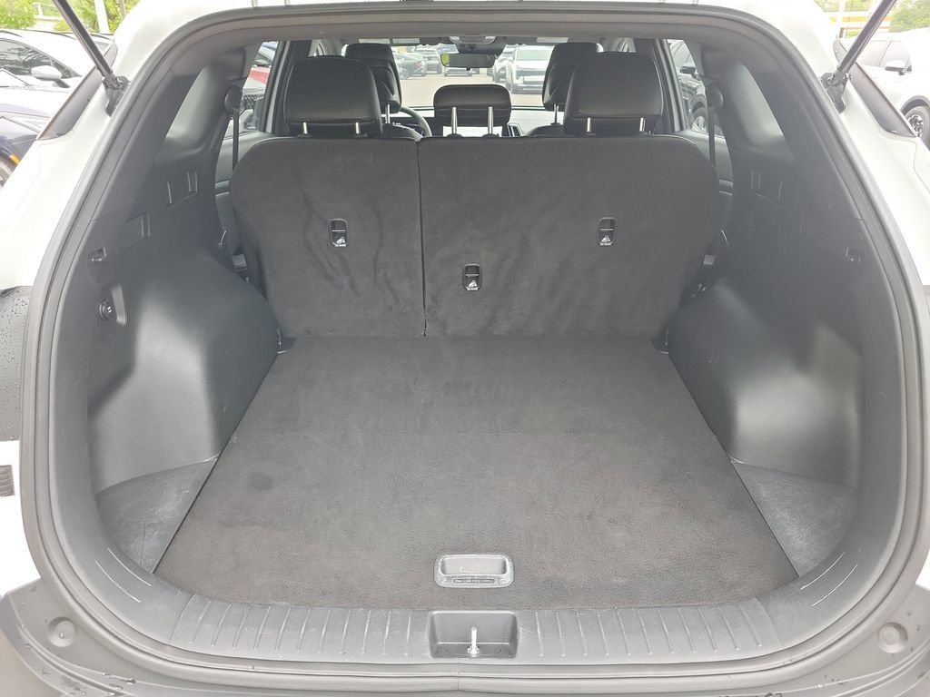 Used 2023 White Kia X-Line image 14