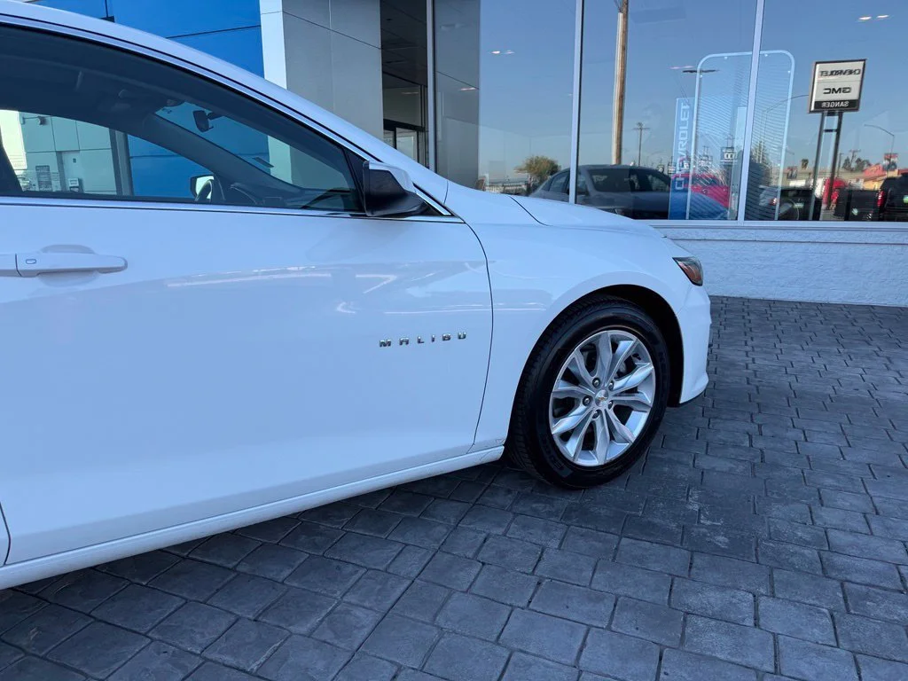 Used 2024 Summit White Chevrolet 1LT image 13