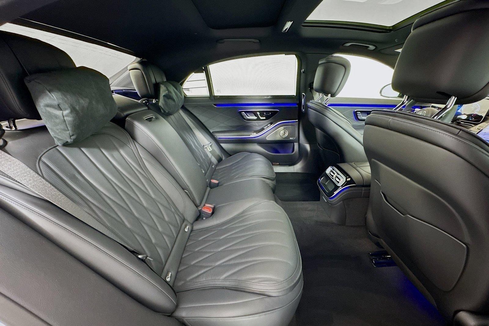 New 2025 Manufaktur Moonlight White Metallic Mercedes-Benz AMG® S 63 E image 25