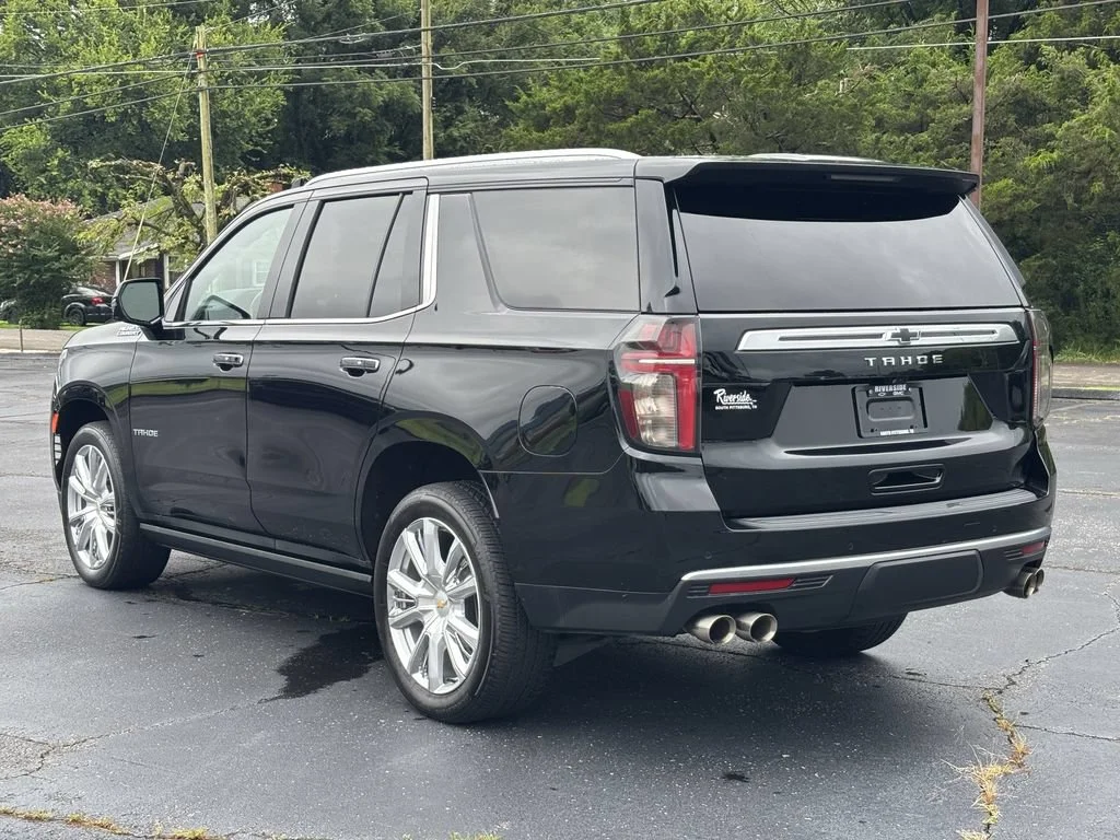 Used 2022 Black Chevrolet High Country image 9