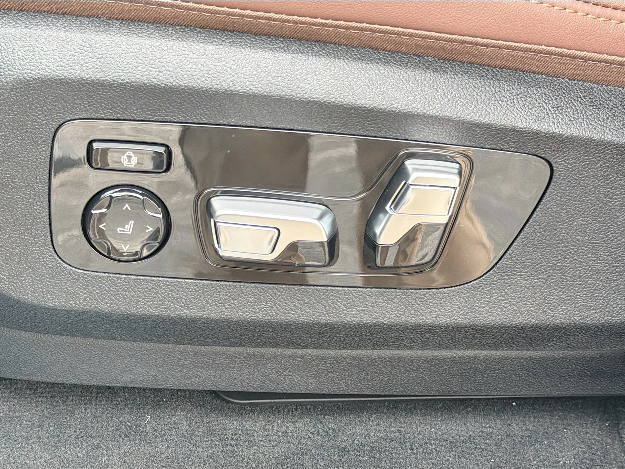 New 2026 Brooklyn Grey Metallic BMW xDrive40i image 25