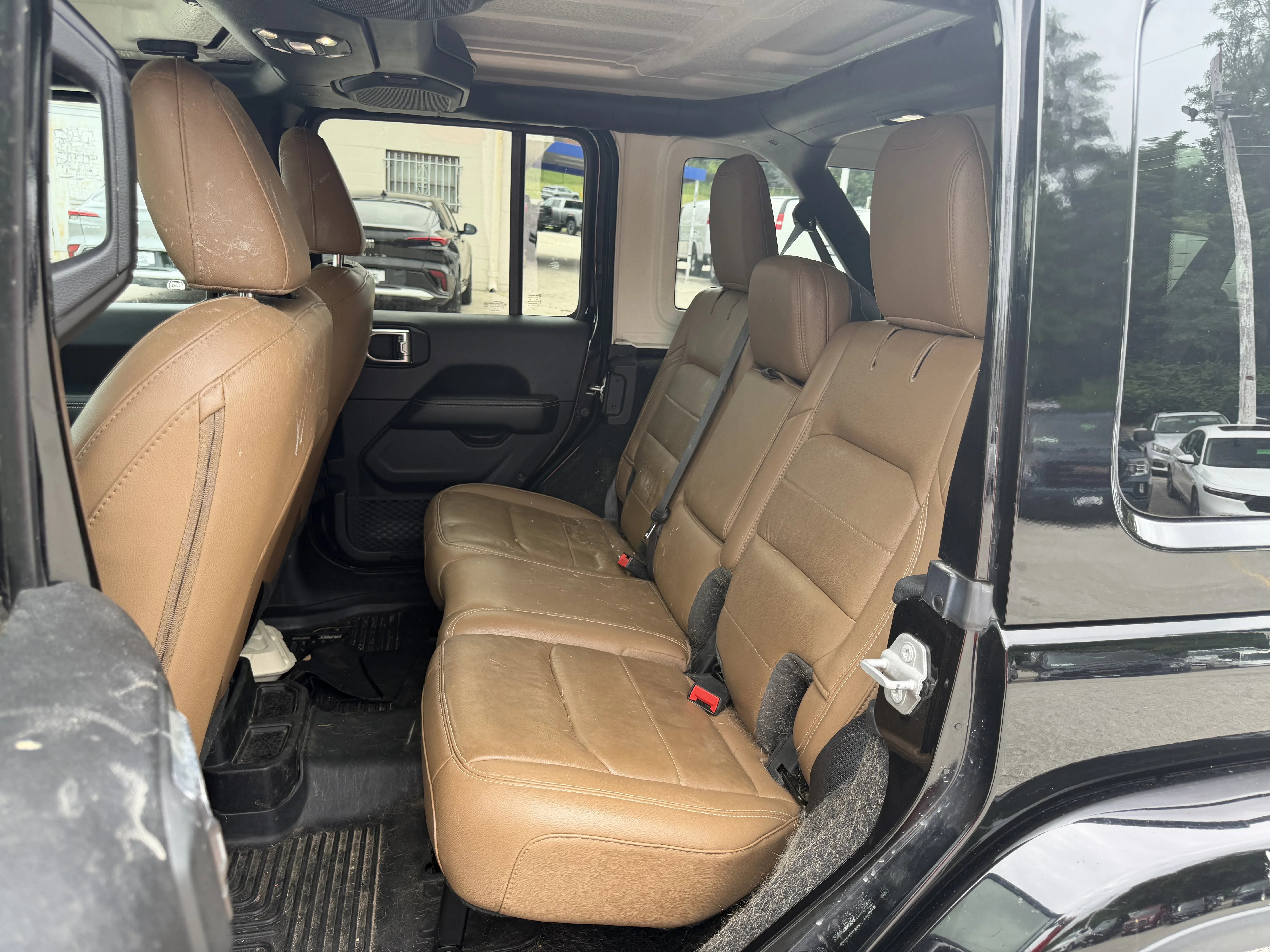 Used 2020 Black Clearcoat Jeep Sahara image 12