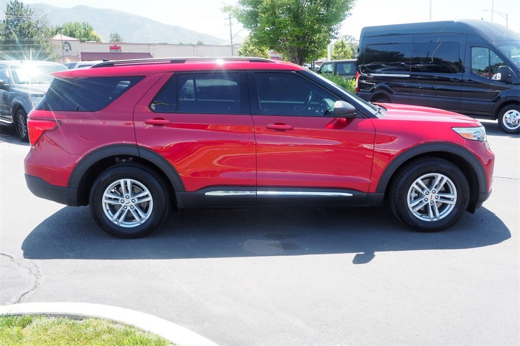 2021 Ford Explorer XLT photo 4