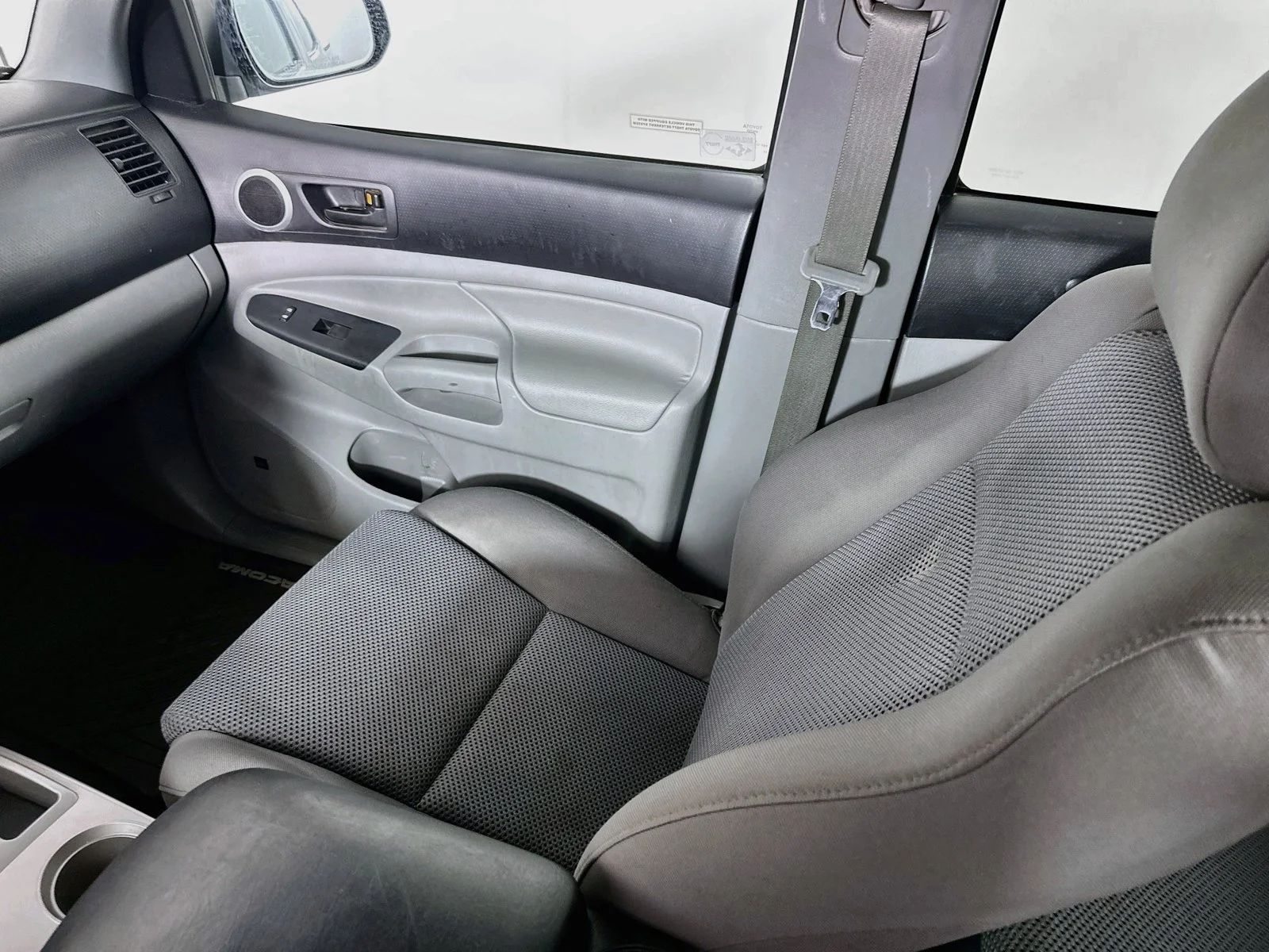 Used 2012 Super White Toyota Base image 22